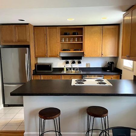 Lovely Two Bedroom Condo In South Boston Kültér fotó
