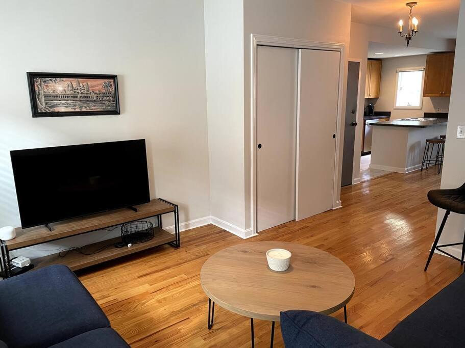 Lovely Two Bedroom Condo In South Boston Kültér fotó